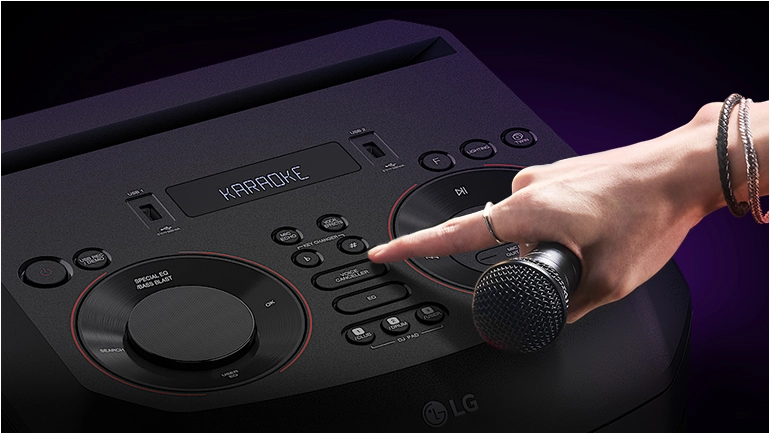 Λειτουργία Καραόκε. Τραγούδησε δυνατά και καθαρά