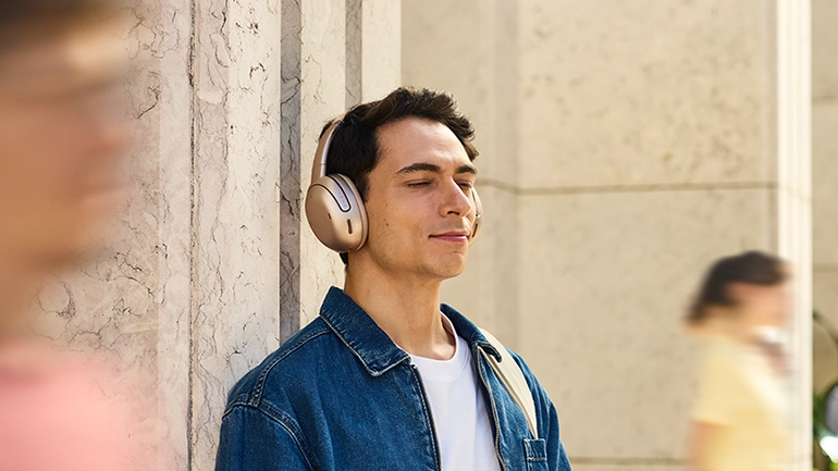 Καθηλωτικός ήχος JBL Spatial 360 με head tracking