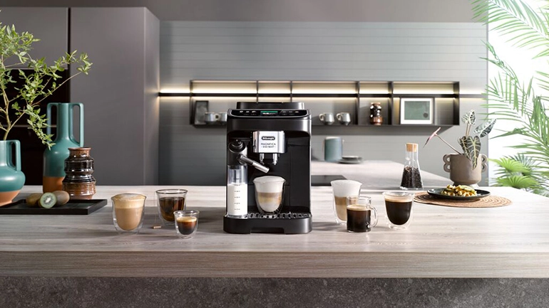 The Magnifica Evo Next includes all the De'Longhi experience, know-how and technology to always have the best result from bean to cup. Create your personalized drink with the 'My' function by choosing the amount of milk froth you want directly in your cup. Specially designed for users who are starting to discover the world of fully automatic machines, and are looking for the one touch experience in a modern design machine.